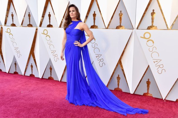 Jennifer-Garner-Blue-Versace-Dress-Oscars-2018 (1)